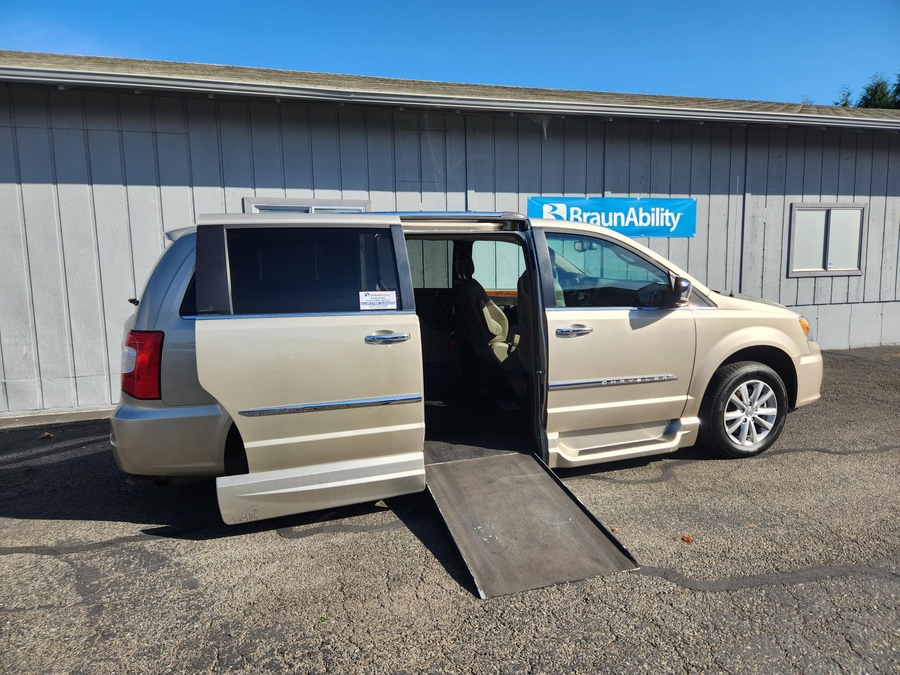 chrysler town & country 2015 2C4RC1GG2FR655511 image chrysler town & country 2015 2C4RC1GG2FR655511 image